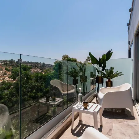 Charming,Modern And Bright Apartment In Sunny Ayia Napa All Yours شقة